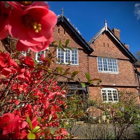 The Old Rectory - Valley View Room In Private Home Stockton-on-Teme Exterior foto