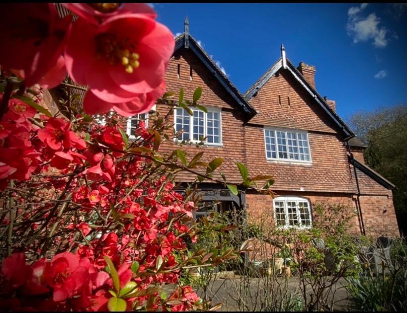 The Old Rectory - Valley View Room In Private Home Stockton-on-Teme Exterior foto