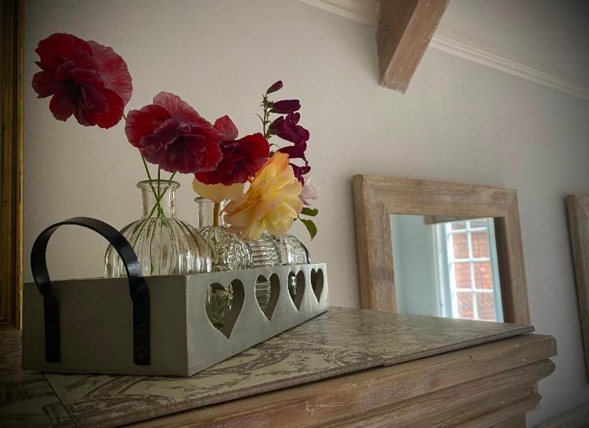 The Old Rectory - Valley View Room In Private Home Stockton-on-Teme Exterior foto